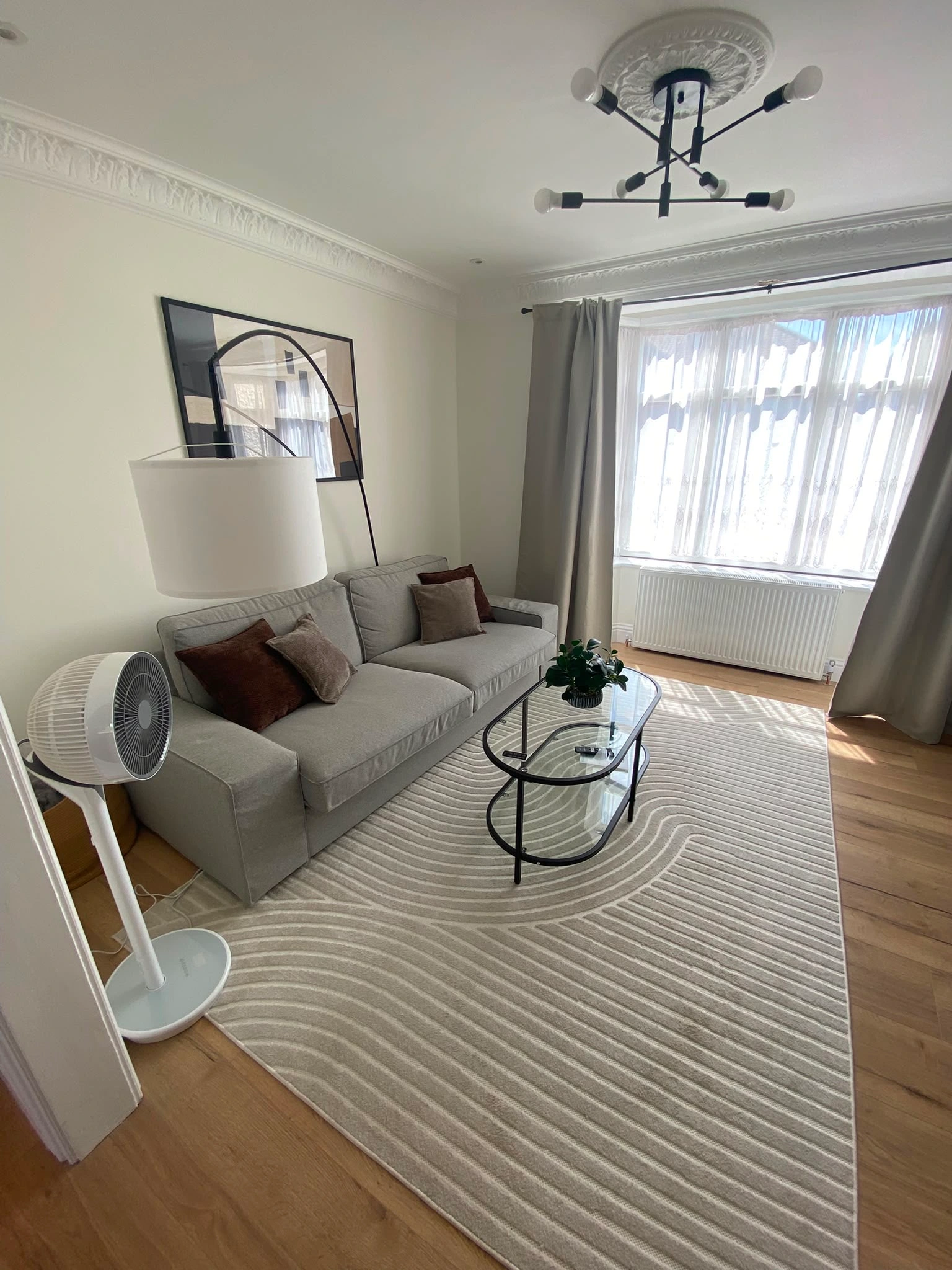 Professionally cleaned and presented living room